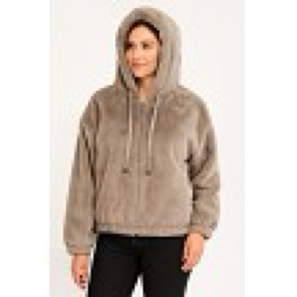 WBG FASHION - Picture 2 of 3